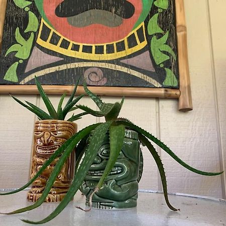 Hau'Oli Place Tiki Cottage In Волкейно Екстериор снимка