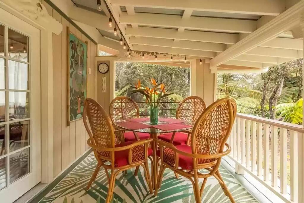 Hau'Oli Place Tiki Cottage In Волкейно Екстериор снимка
