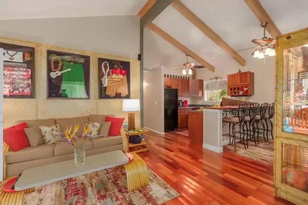 Hau'Oli Place Tiki Cottage In Волкейно Екстериор снимка