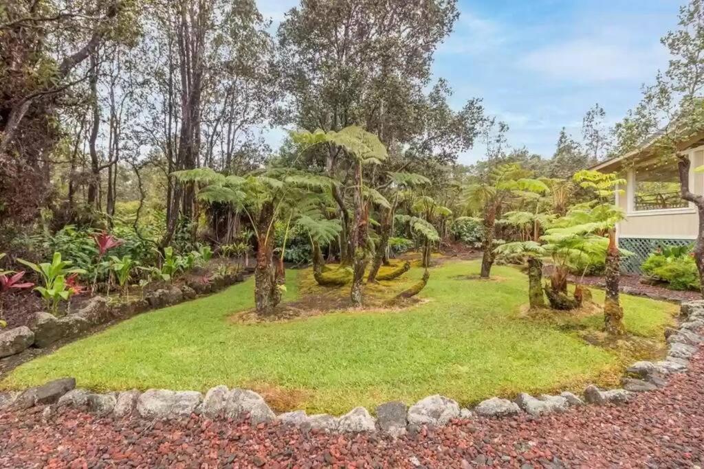 Hau'Oli Place Tiki Cottage In Волкейно Екстериор снимка